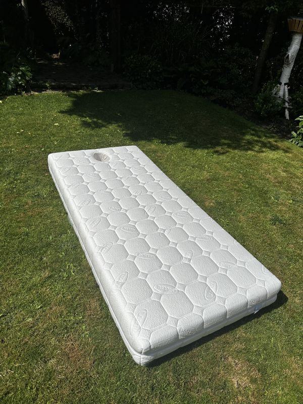 SleepLab One matras met ergonomische gezichtsopening